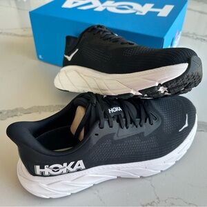 HOKA Arahi 7 WIDE size 10 in black